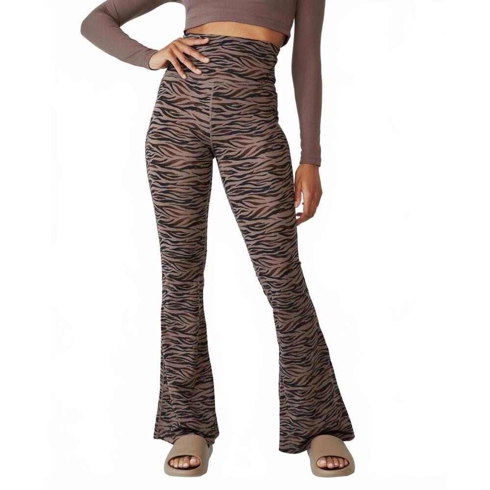 NEW COTTON ON women's contouring yoga flare pants in zebra